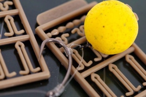 Korda - IQ D-Rig 15 Lb Kurv Shank 4 - gotowy przypon